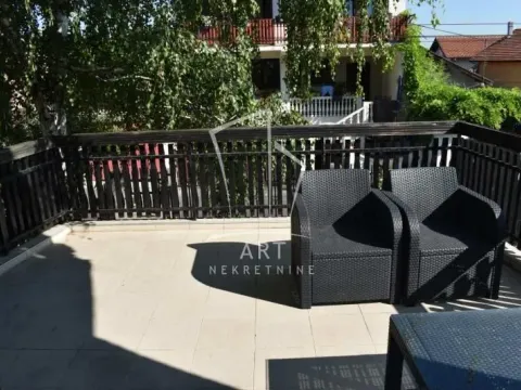 Prodaja, kuća, 336m², Jajinci, Voždovac Sve Podlokacije - image 2