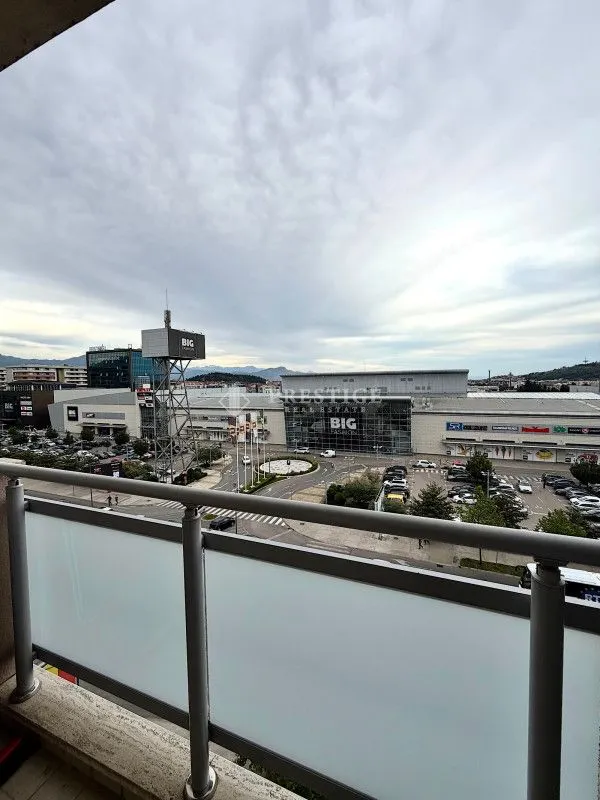 Izdavanje, dvosoban stan, 68m², City Kvart, Podgorica