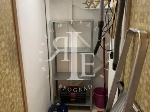 Izdavanje, trosoban stan, 73m², Stari Grad, Beograd - image 16