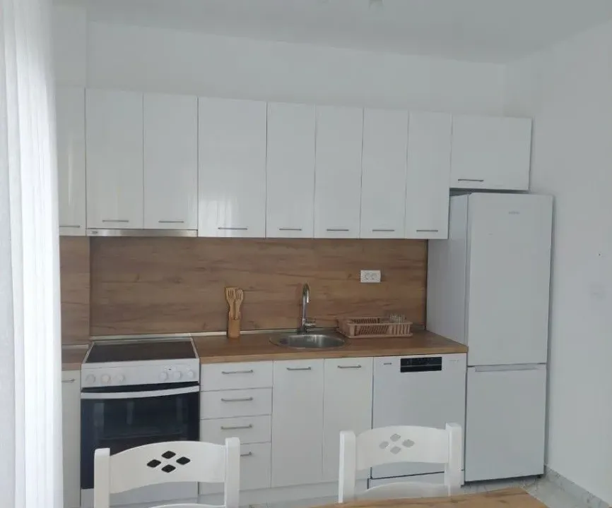 Izdavanje, dvosoban stan, 61m², Zagorič, Podgorica