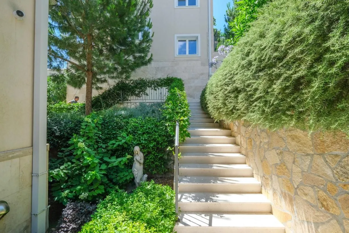 Prodaja, trosoban stan, 166m², Đenovići, Herceg Novi