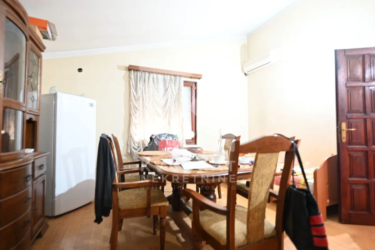 Sale, house, 261m², Dalmatinska ulica, Podgorica