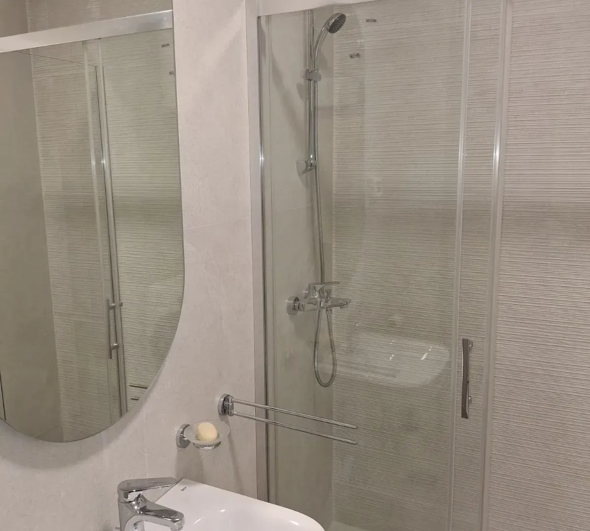 Izdavanje, jednosoban stan, 45m², Pobrežje, Podgorica