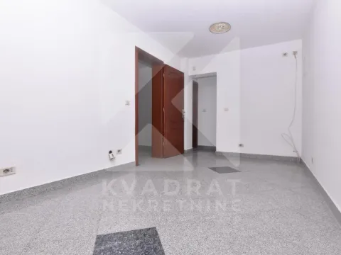 Rent, office space, 53m², Pobrežje, Podgorica - image 2