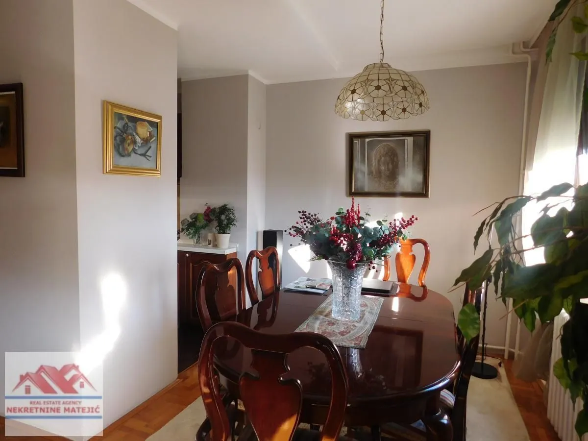 Prodaja, stan, 151m², Vašarište, Kragujevac
