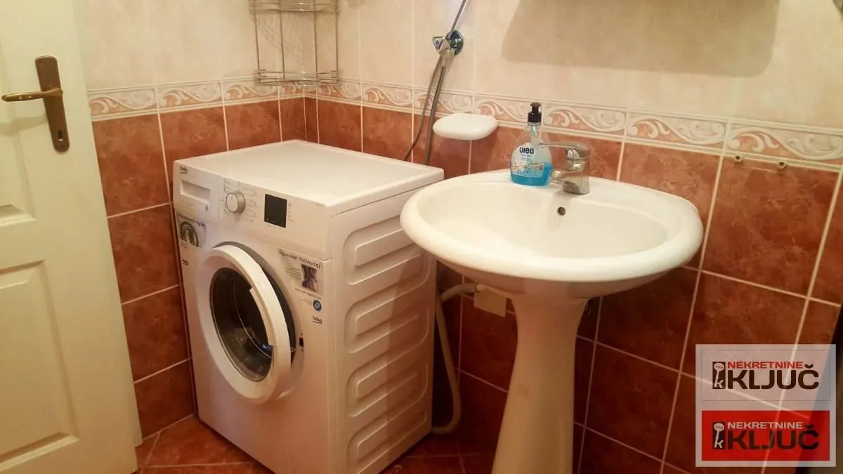 Izdavanje, garsonjera, 29m², Centar, Novi Sad