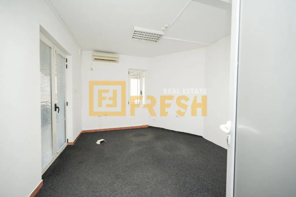Rent, office space, 1000m², Centar, Podgorica