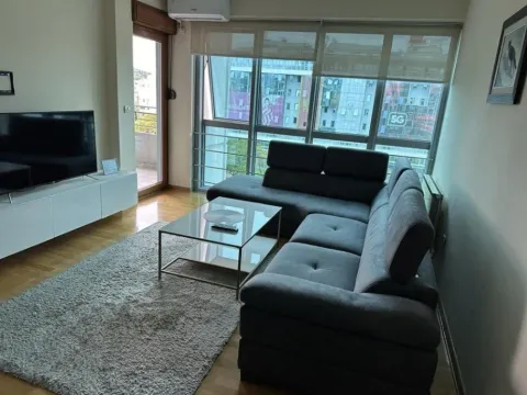 Izdavanje, dvosoban stan, 80m², Preko Morače, Podgorica