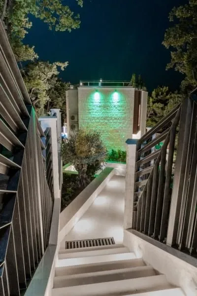 Prodaja, kuća, 285m², Reževići, Budva
