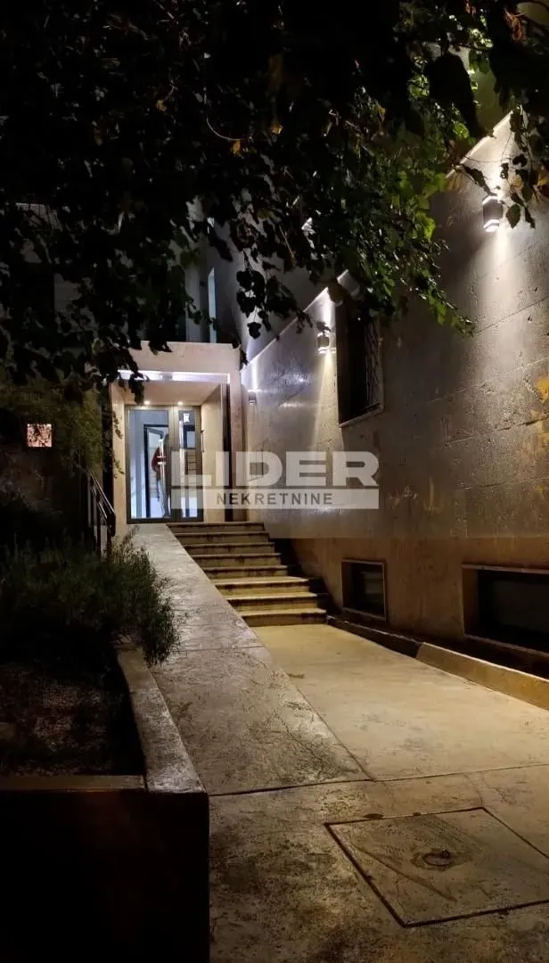 Izdavanje, dvosoban stan, 43m², Lekino Brdo, Voždovac Sve Podlokacije