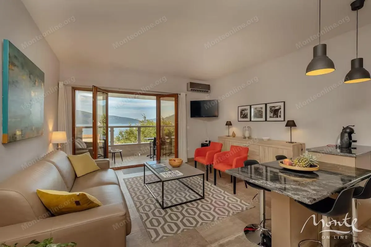 Prodaja, dvosoban stan, 110m², Donja Lastva, Tivat