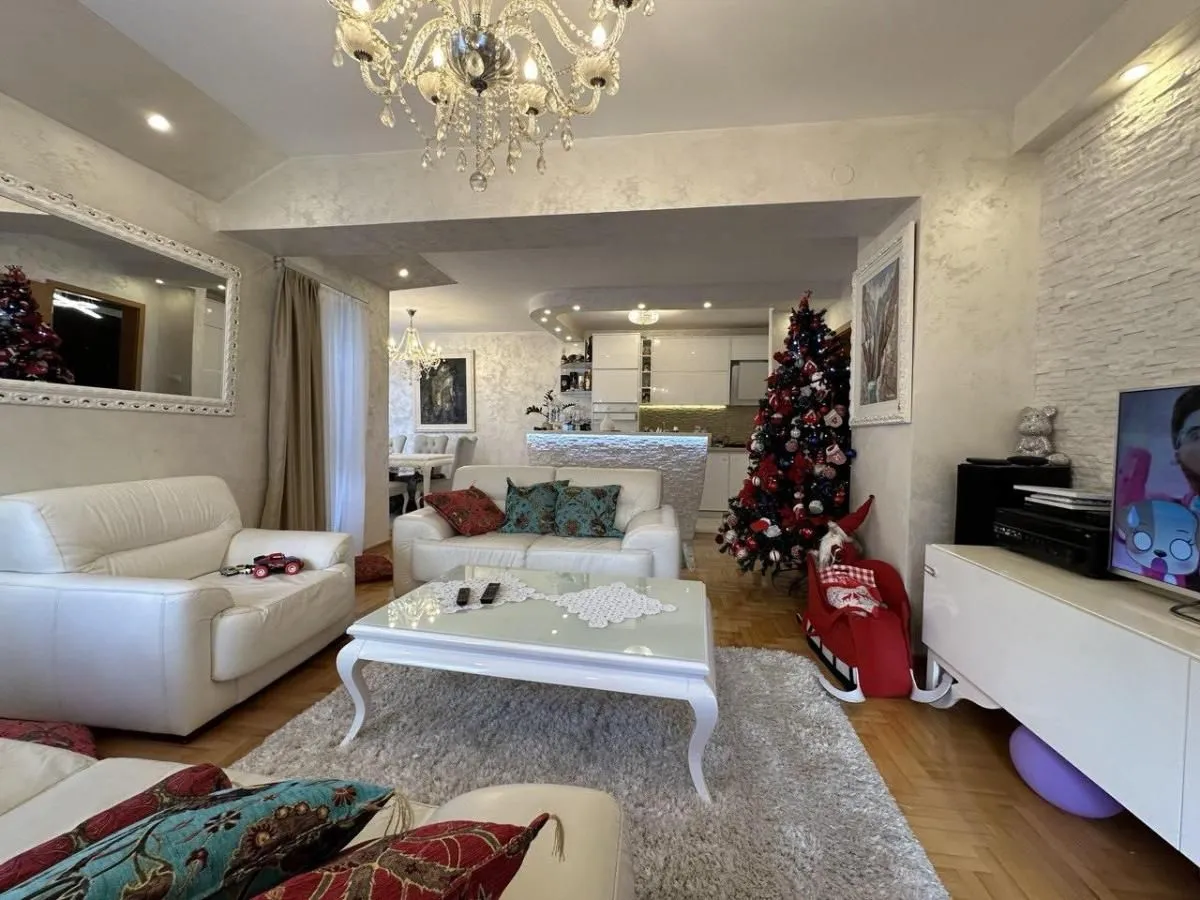 Prodaja, dvosoban stan, 90m², Budva, Crna Gora