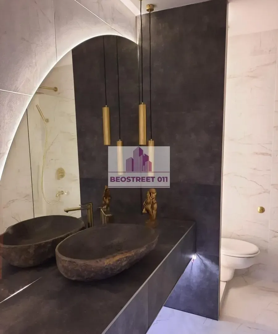 Prodaja, trosoban stan, 83m², Južni Bulevar, Vračar Sve Podlokacije