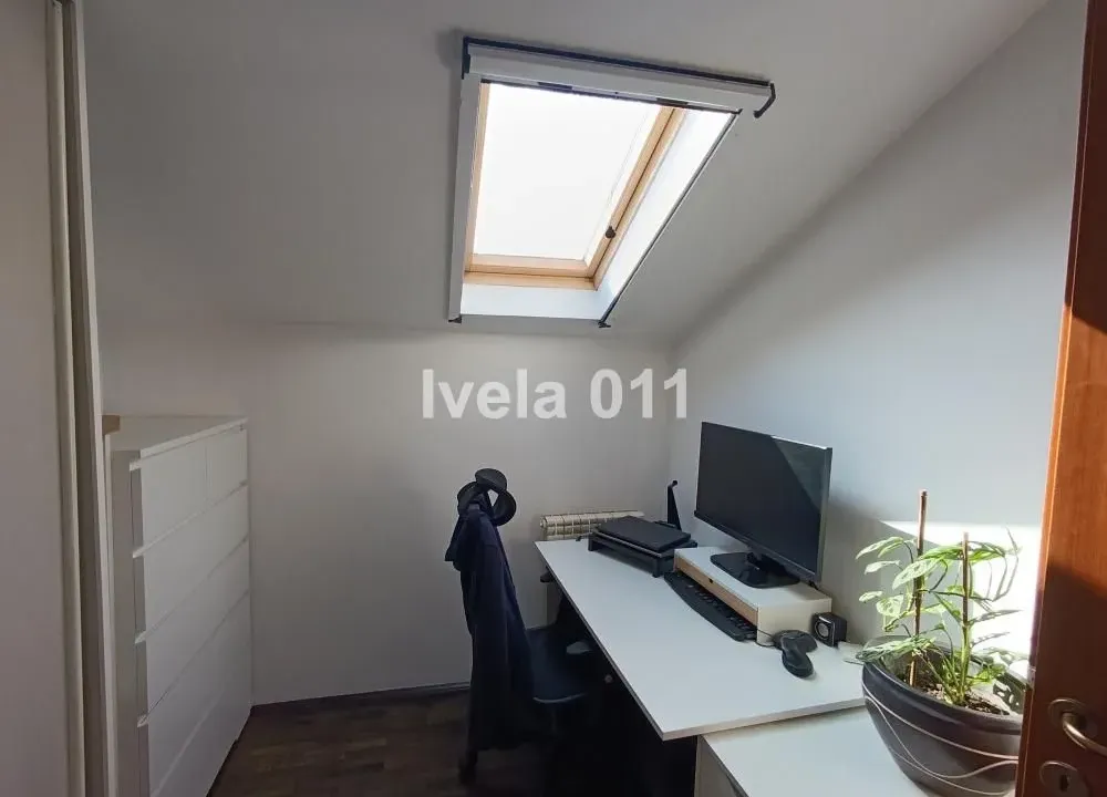 Prodaja, trosoban stan, 70m², Vojvode Vlahovica, Beograd