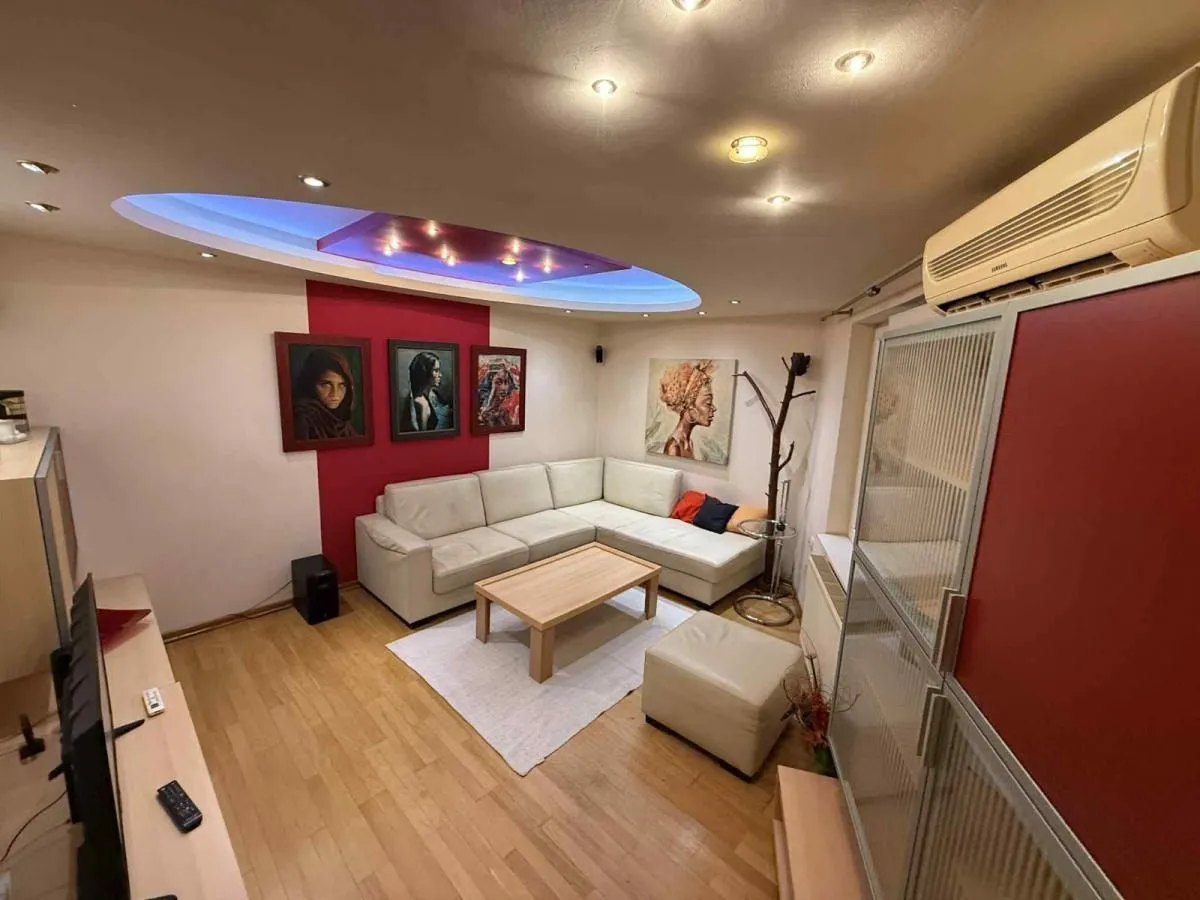 Izdavanje, trosoban stan, 81m², Palilula, Niš