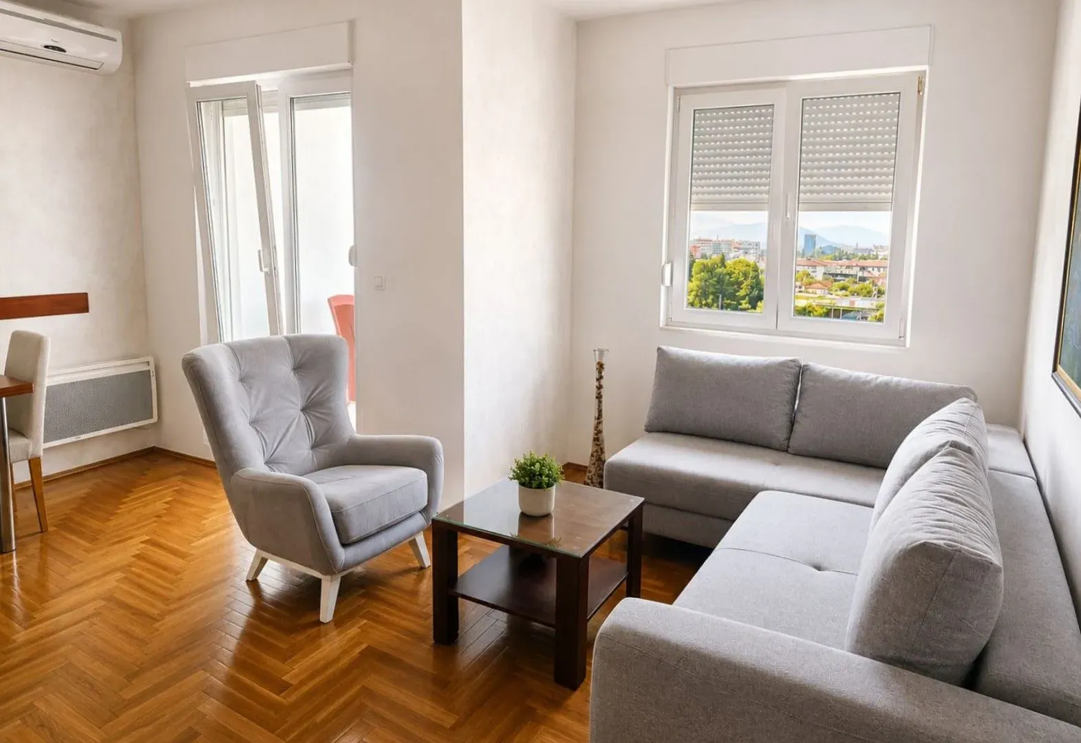 Izdavanje, jednosoban stan, 50m², Stari Aerodrom, Podgorica
