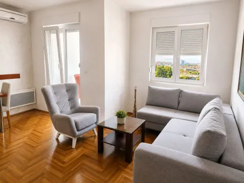 Izdavanje, jednosoban stan, 50m², Stari Aerodrom, Podgorica - image 2