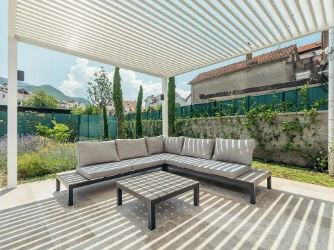 Izdavanje, kuća, 170m², Donja Lastva, Tivat - image 32