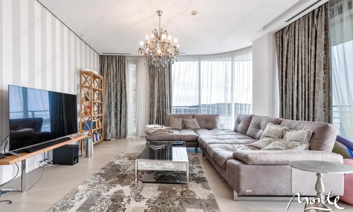 Prodaja, dvosoban stan, 179m², Budva, Crna Gora