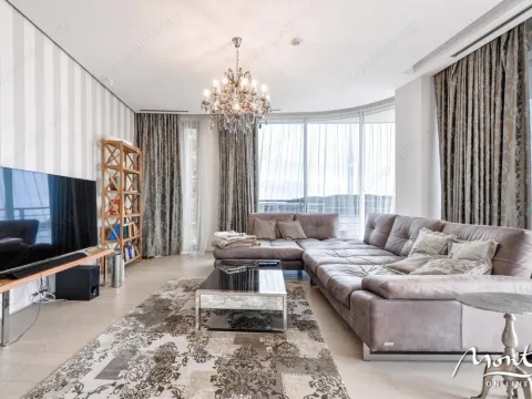 Prodaja, dvosoban stan, 179m², Budva, Crna Gora