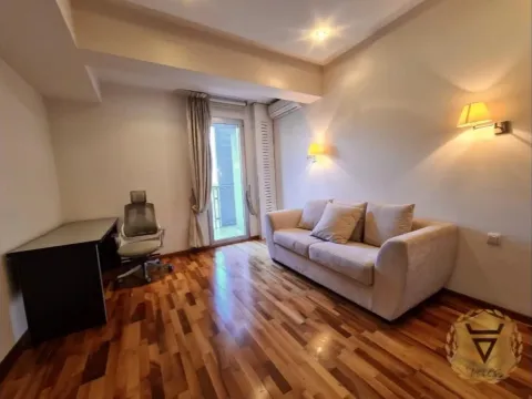 Rent, three bedroom apartment, 130m², Stari Grad, Beograd - image 6