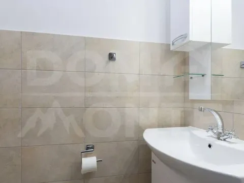 Rent, two bedroom apartment, 75m², Tivat, Crna Gora - image 14