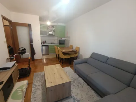 Prodaja, jednosoban stan, 42m², Stari Aerodrom, Podgorica - image 2