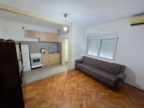 Prodaja, jednosoban stan, 45m², Centar, Podgorica - image 4