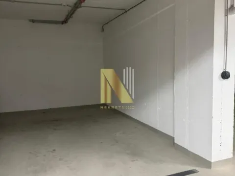 Rent, parking/garage, 13m², Bulevar Evrope, Novi Sad Sve Podlokacije