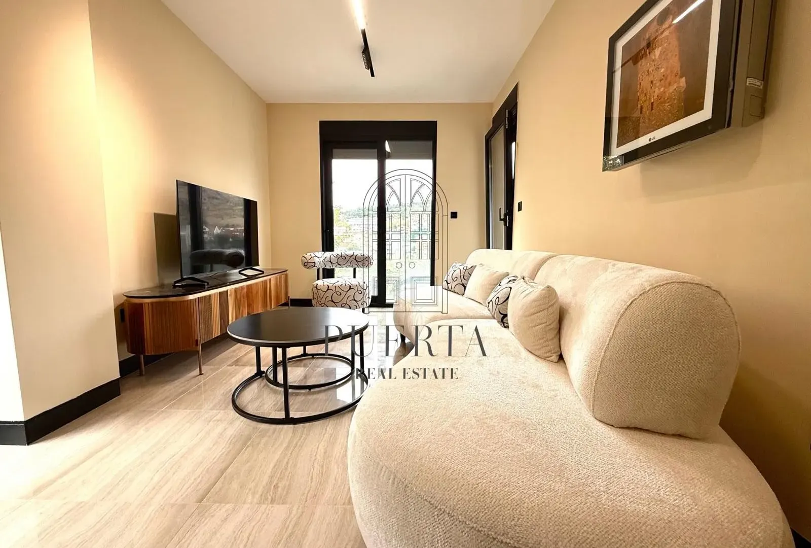 Izdavanje, jednosoban stan, 45m², Vezirov Most, Podgorica