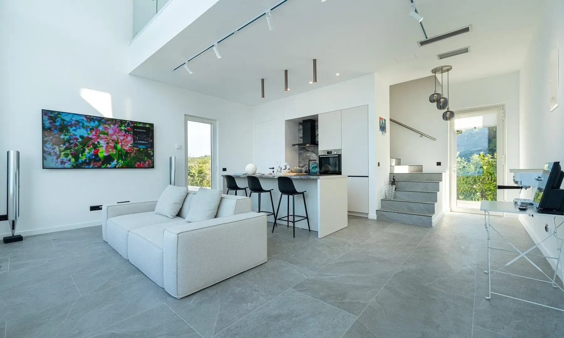 Rent, one bedroom apartment, 144m², Krašići, Tivat