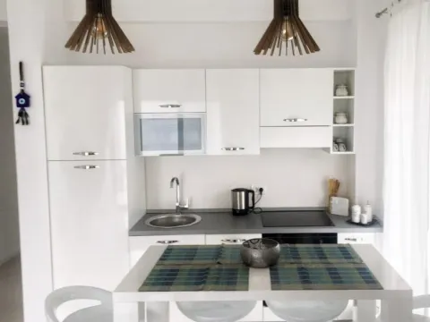 Izdavanje, jednosoban stan, 52m², Dobrota, Kotor - image 4