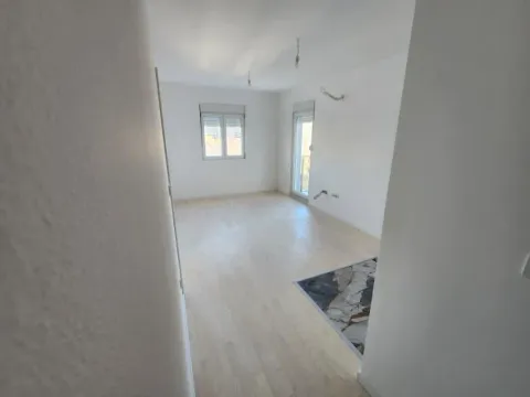 Prodaja, stan, 45m², Podgorica, Crna Gora - image 9