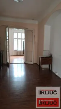 Izdavanje, četvorosoban stan, 103m², Centar, Novi Sad - image 19