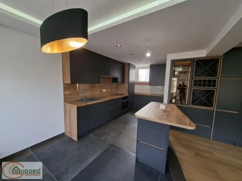 Prodaja, četvorosoban stan, 135m², Pančevo, Srbija - image 3