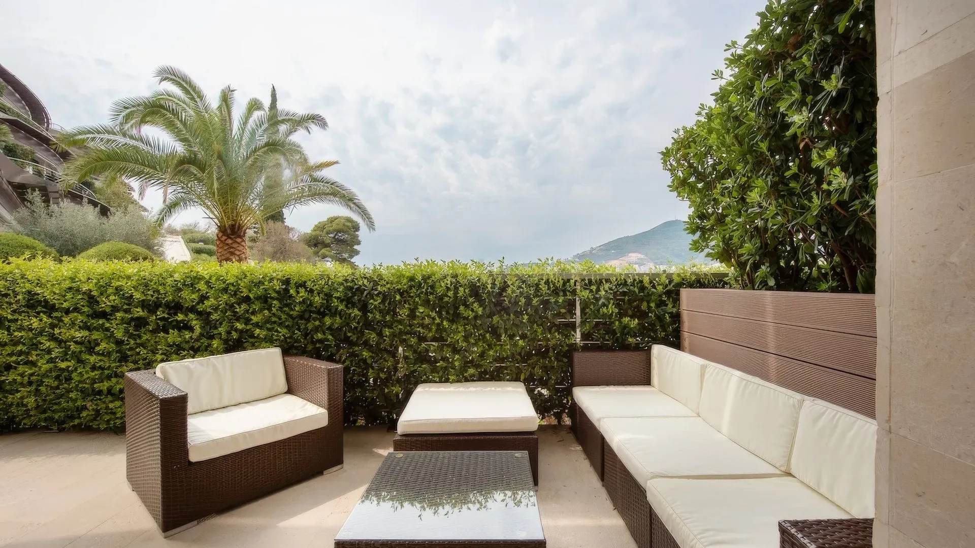 Sale, one bedroom apartment, 94m², Dukley Gardens, Budva