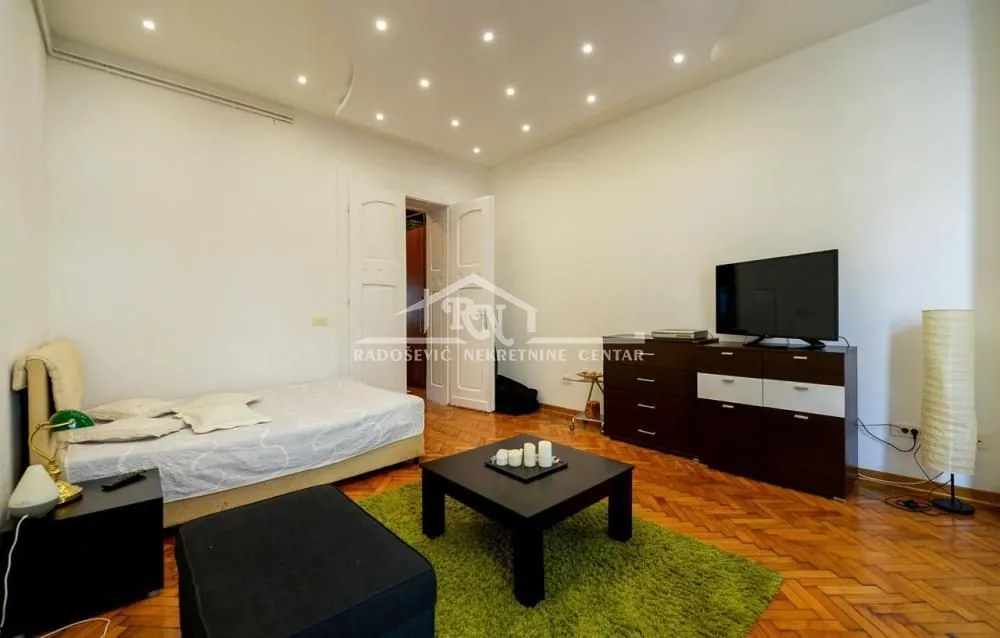 Sale, three bedroom apartment, 86m², Vračar Centar, Vračar Sve Podlokacije