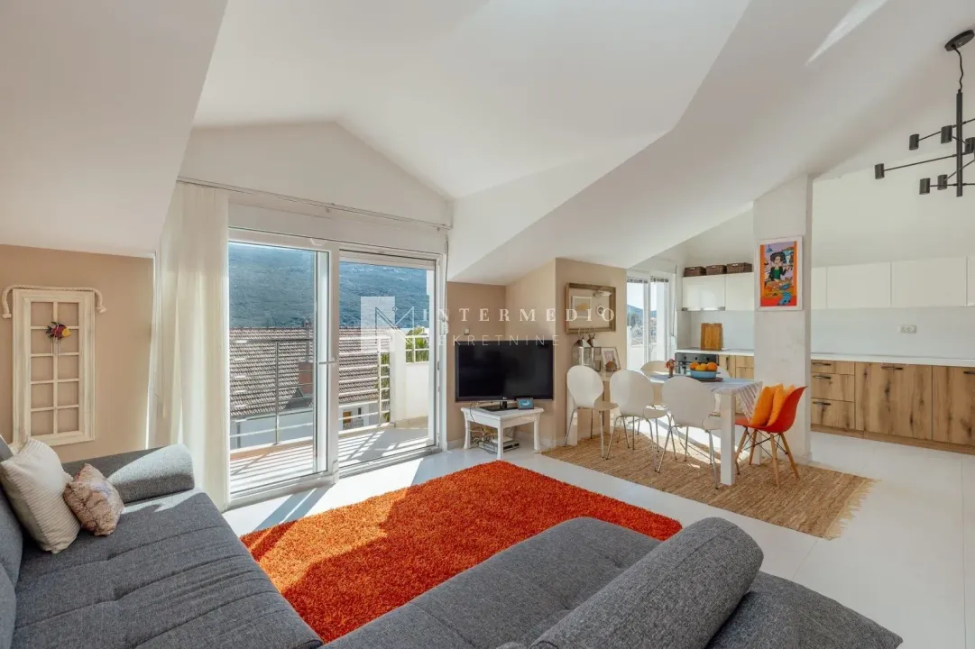 Rent, three bedroom apartment, 130m², Đenovići, Herceg Novi