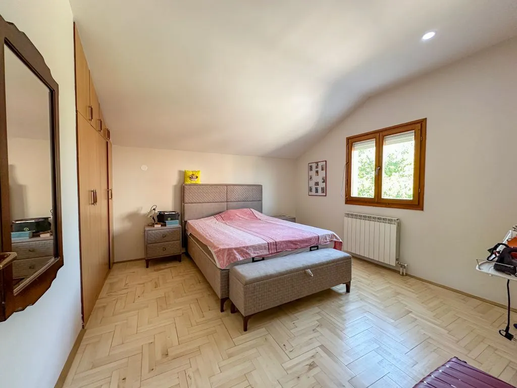 Prodaja, kuća, 200m², Zagorič, Podgorica