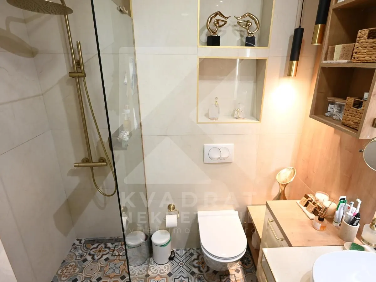 Izdavanje, dvosoban stan, 66m², Centar, Podgorica