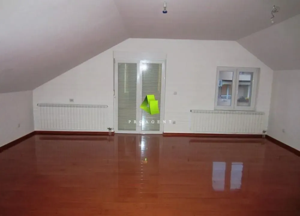 Izdavanje, poslovni prostor, 90m², Palilula, Niš