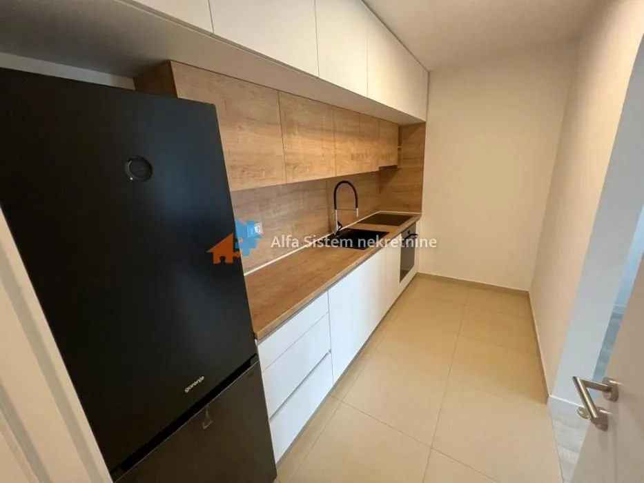 Izdavanje, trosoban stan, 69m², Sarajevska, Beograd