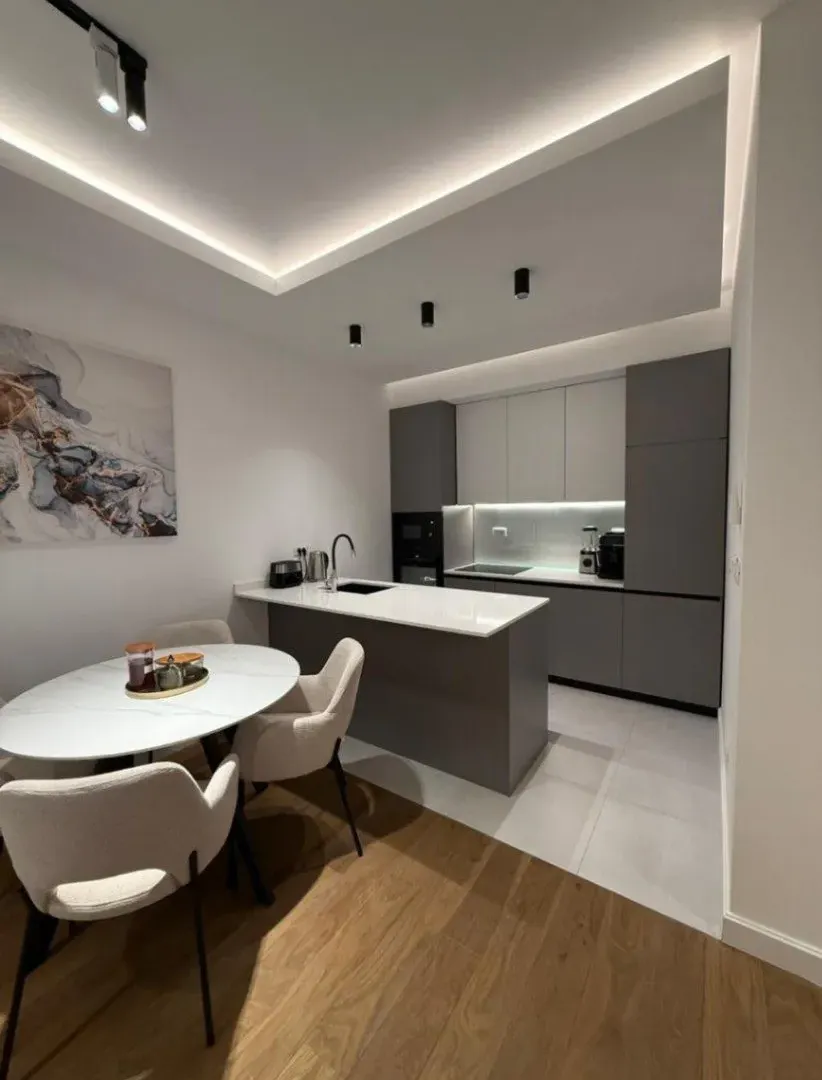 Prodaja, jednosoban stan, 65m², Centar, Bar