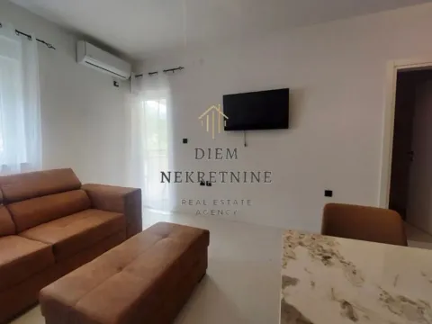 Izdavanje, dvosoban stan, 60m², Radanovići, Kotor - image 5