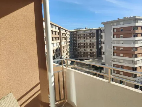 Izdavanje, jednosoban stan, 50m², Central Point, Podgorica - image 9