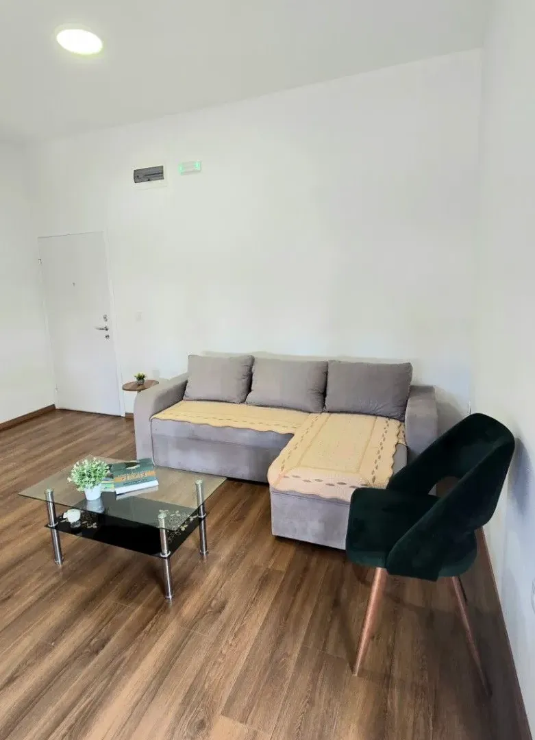 Izdavanje, jednosoban stan, 50m², Ilino, Bar