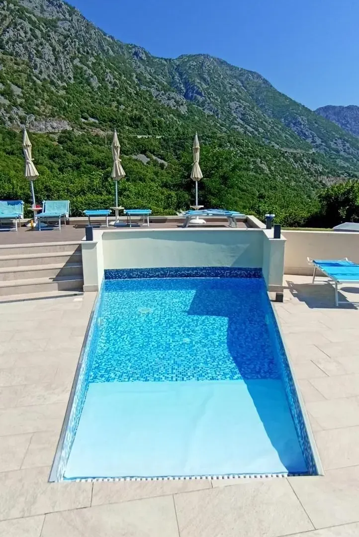 Prodaja, jednosoban stan, 58m², Morinj, Kotor