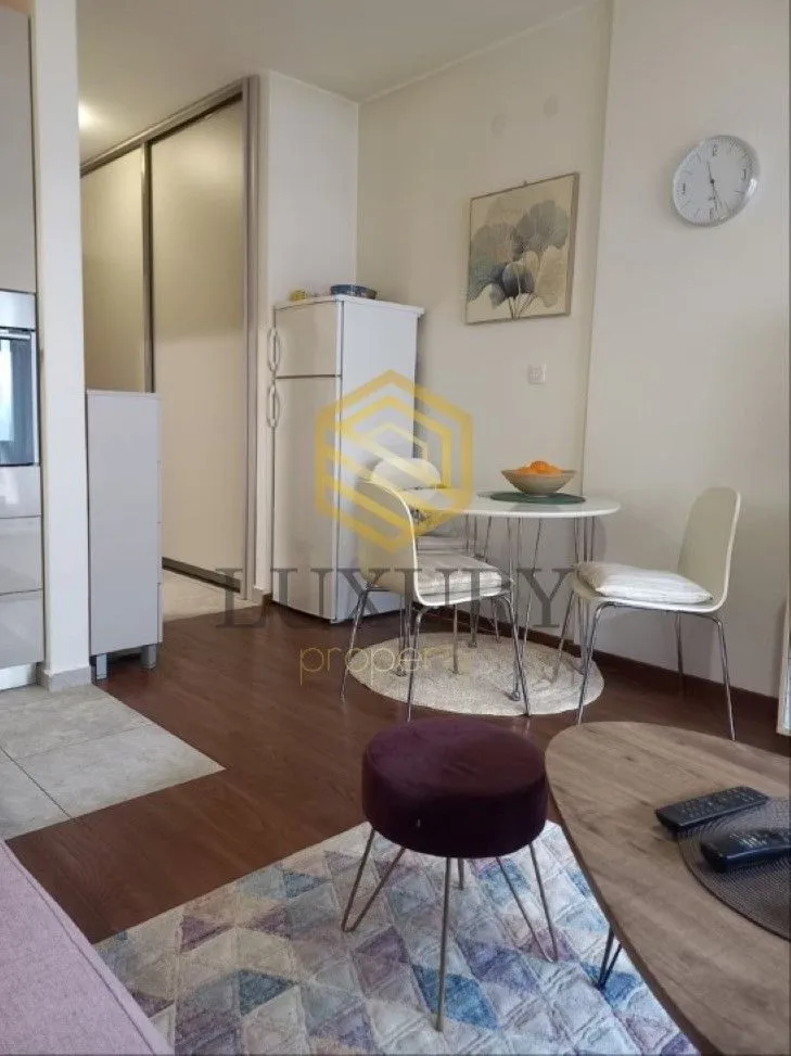 Izdavanje, garsonjera, 30m², Master Kvart, Podgorica