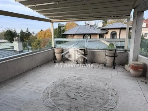 Izdavanje, stan, 220m², Senjak, Beograd - image 19