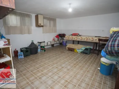 Sale, house, 300m², Kragujevac, Srbija - image 16